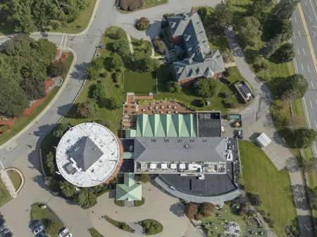 Beechwood Hotel Отели рядом с достопримечательностью «Lambda Chi Alpha»