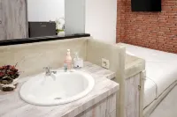 Dparagon Pogung F Hotels in Mlati