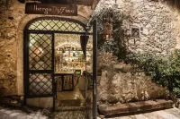 Nenà Al Borgo Castello Hotels in Pico