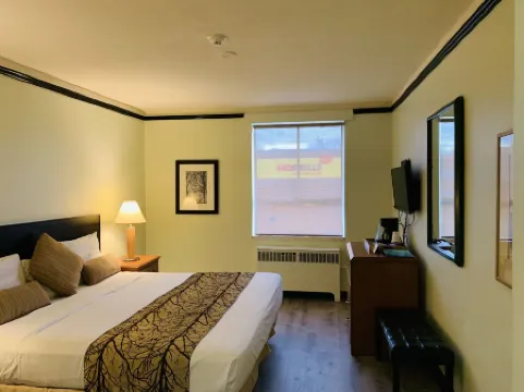 Hotel at the Waldorf Отели рядом с достопримечательностью «Гавань Ванкувер»