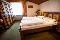 Hotel Ustaria Posta Hoteles en San Martino in Badia