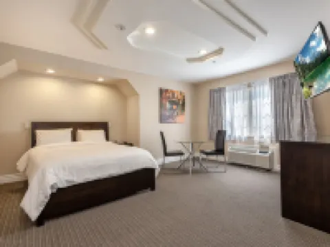 Wilshire Crest Hotel Hotels near Hollywood