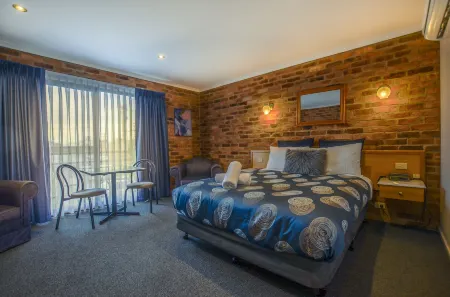 Paddlewheel Motel Отели в г. Эчука