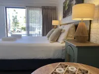 Beachmere Palms Motel Hotels in Woorim