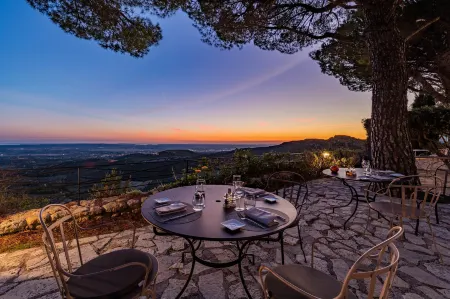 Garrigae Abbaye de Sainte Croix Отели в г. Ламбеск