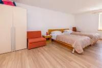 Apartment Jelena - Parkplatz