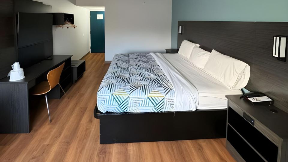 Motel 6 East Syracuse, NY - Airport