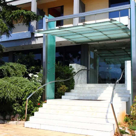 Pines Hotel