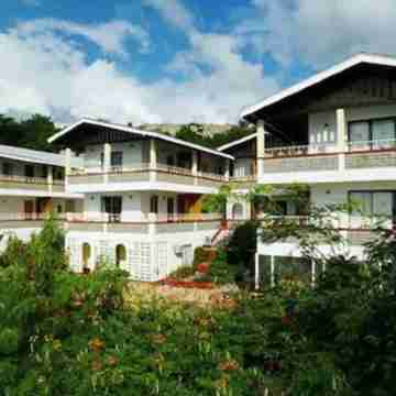 Gem Holiday Beach Resort Hotel Exterior