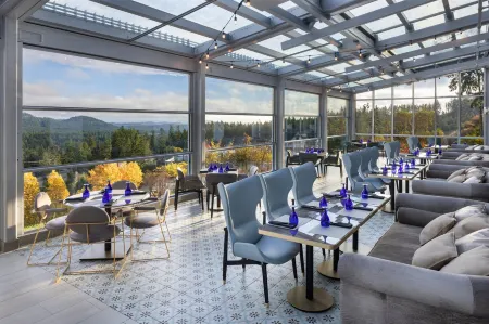 The Westin Bear Mountain Golf Resort & Spa, Victoria Отели рядом с достопримечательностью «Парк штата Голдстрим»