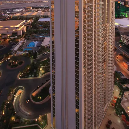 Luxury Suites International at the Signature