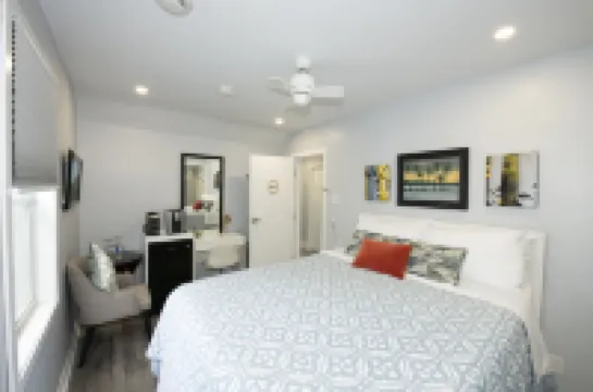 Serene Niagara Inn Hotel di 