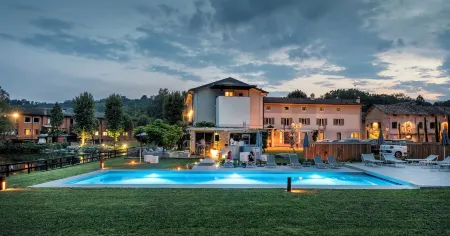 Hotel Il Corazziere Отели рядом с достопримечательностью «Viale Dei Cipressi»