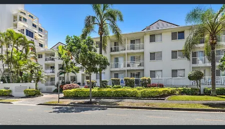 Chidori Court Отели рядом с достопримечательностью «Мейн Бич»