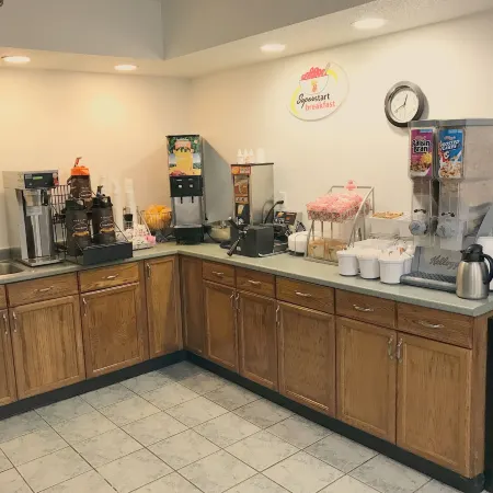 Super 8 by Wyndham Groton