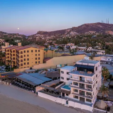 Cabo Break Hotel