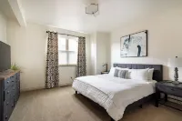 Rooftop Deck Walk to River Downtown Fire Pit