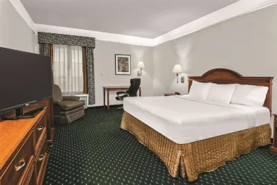 La Quinta Inn & Suites by Wyndham Stephenville Các khách sạn gần Stephenville Museum