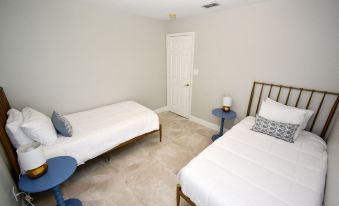 Greater Groves - 5 Bedrooms House w/Pool-5202GG Home by RedAwning