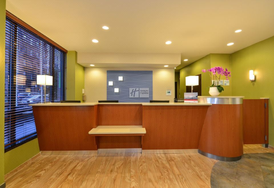 Holiday Inn Manhattan Financial DistrictOver view