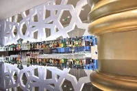 Zijin Hotel Belgrade - ที่มีบาร์