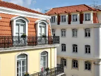 Brown's Central Hotel Hotels near Santa Justa Elevator