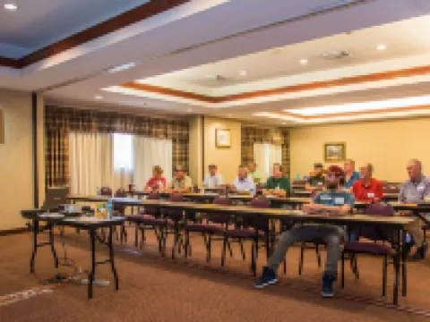 Round Hill Inn Hotels in Orange