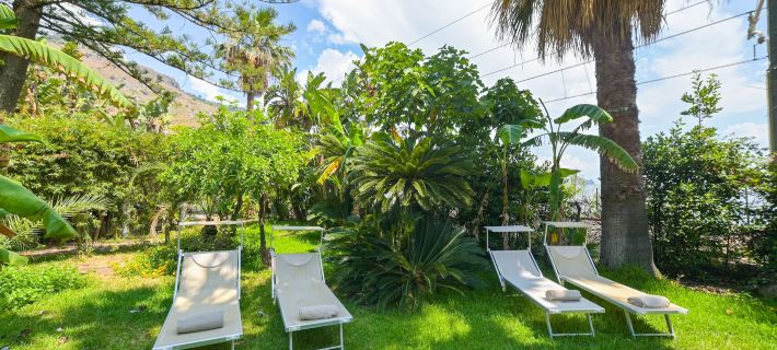 Hotel Baia delle Sirene - Taormina Mare - con spiaggia privata Hotel a Taormina