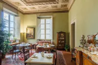Dimora Storica Palazzo Puccini Hotels in Montale