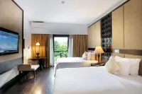 Lido Lake Resort by Mnc Hotel Các khách sạn ở Caringin