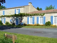 L'Instant Bleu Hotels in Marans