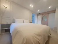 Mr. Slow Hotels in 