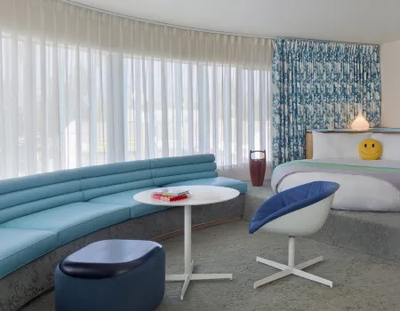 ビバリー ローレル ホテル at ウェスト ハリウッド