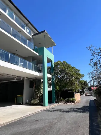 Cirque Apartments Отели рядом с достопримечательностью «Парк Нью Фарм»