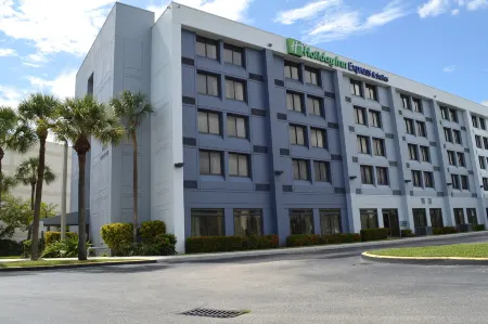 Holiday Inn Express & Suites Miami - Hialeah