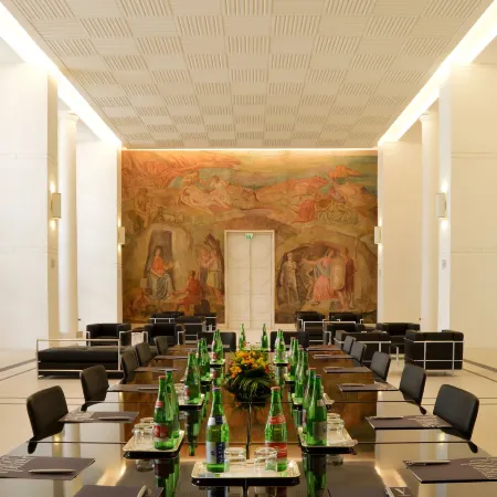 Palazzo Esedra