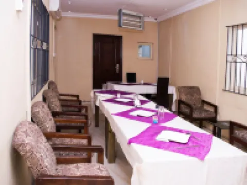 Maxton Suites Magodo Hotels in Mushin