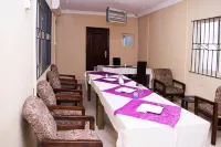 Maxton Suites Magodo