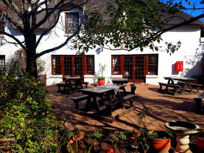 Oakhurst Hotel