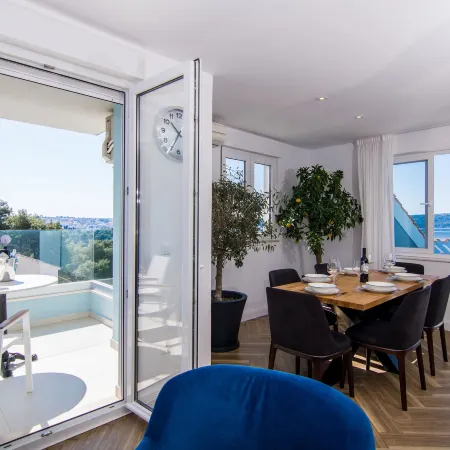 Seafront Luxury Apartments Fun