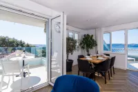 Seafront Luxury Apartments Fun