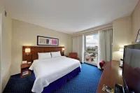 Courtyard San Juan Miramar Отели рядом с Аэропорт Сан-Хуан Исла Грэйнд