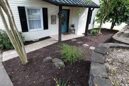 Driftwood Lake House- cozy , quiet cove!