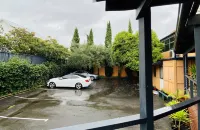The Mews Motel - Bãi đậu xe