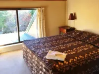 Woodlands Motels And Apartments