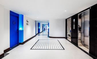 Blue Cabin Hotel (Formerly A-ONE New Wing Hotel)
