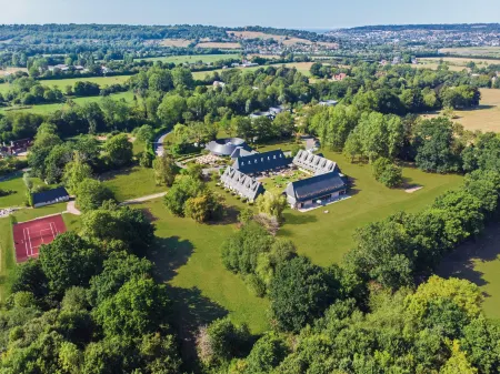 Les Manoirs de Tourgéville Отели в г. Рё