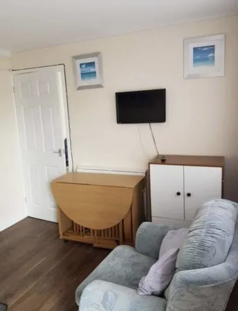 2 Bedroom Chalet Near the Beach