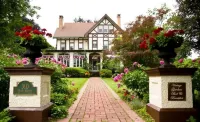 Vintage Gardens Bed & Breakfast Hotels in Phelps