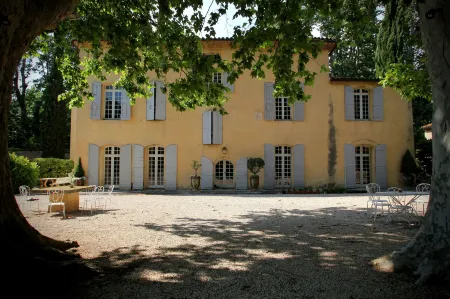 Château de Saint-Girons - Luxury Guest House in Provence Отели рядом с достопримечательностью «la Bastide du Jas de Bouffan»